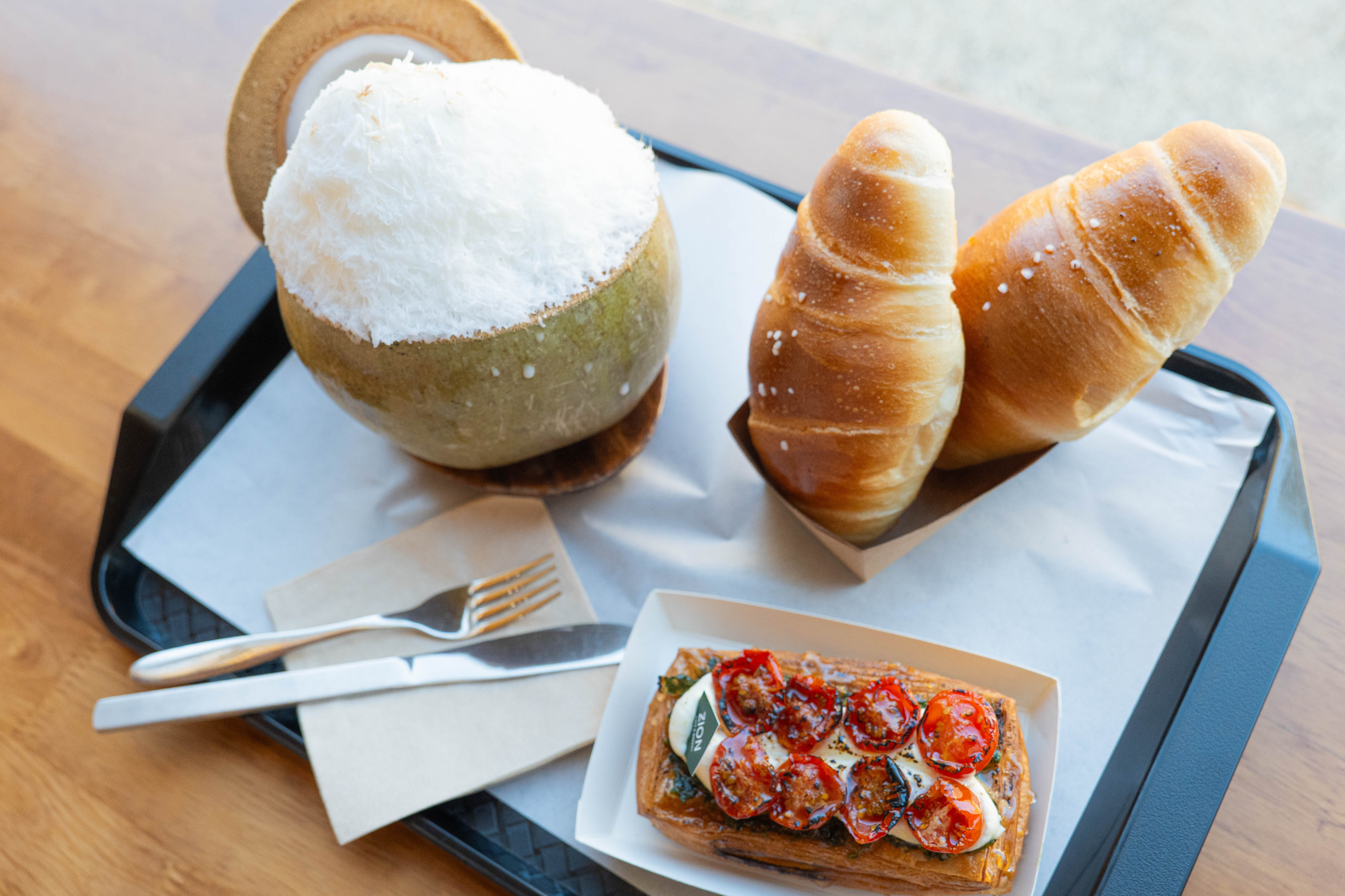 `눈 내리는 카페' 입소문  탁 트인 정원 뷰 일품